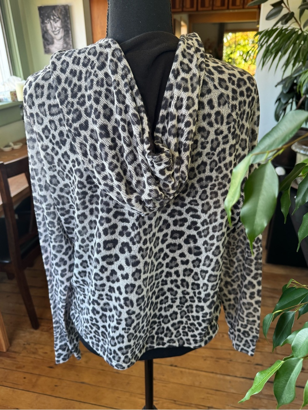 H&M Leopard Print Hooded Women's light hoodie. 100% cotton.